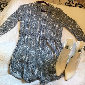 Beautiful blue print mini long sleeve dress